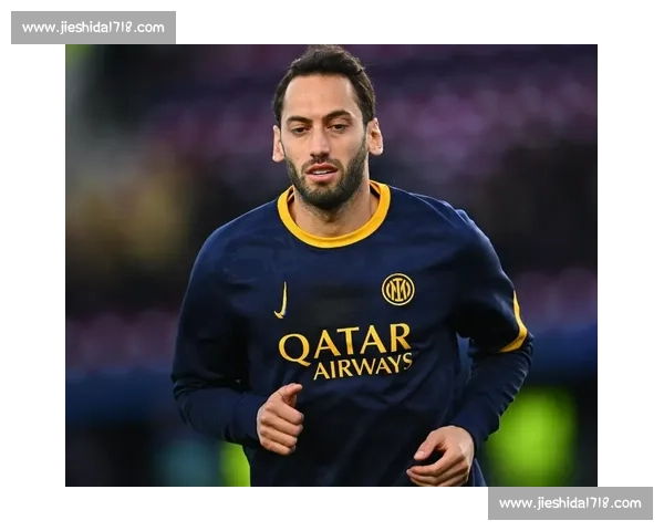 国米更衣室暗流涌动:小图拉姆、阿瑙托维奇力挺恰尔汗奥卢 国米更衣室暗流涌动:小图拉姆、阿瑙托维奇力挺恰尔汗奥卢